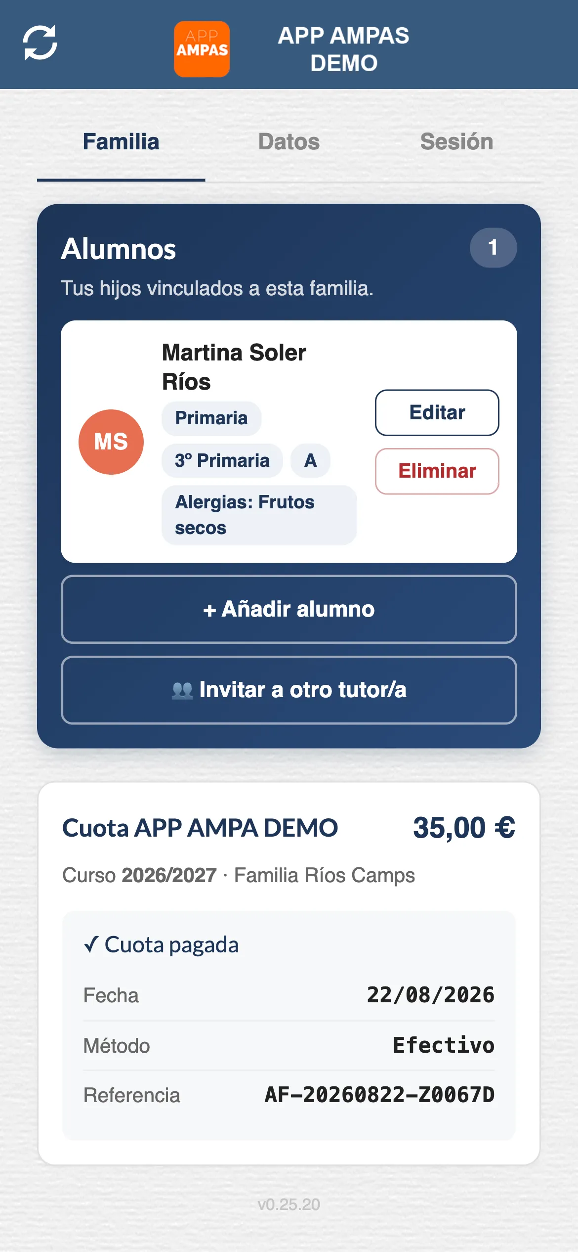 Zona de socio de la App: arriba el bloque de alumnos con tu hija vinculada a la familia, y debajo la cuota del curso con el aviso de cuota pagada, su fecha, su método y su referencia.